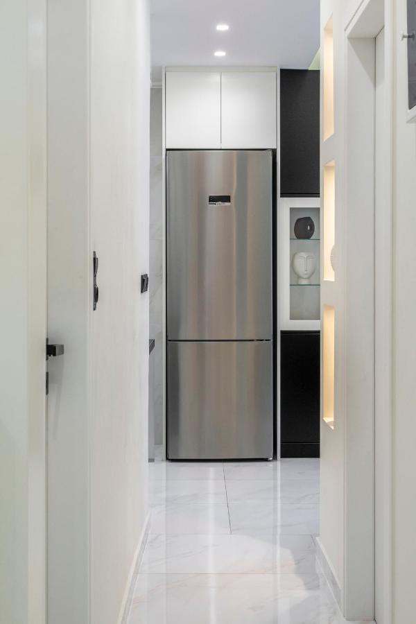 Central 2Br Apartment In The Heart Of アテネ エクステリア 写真