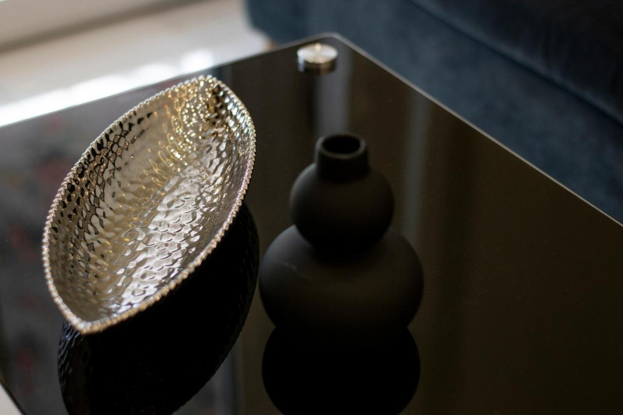 Central 2Br Apartment In The Heart Of アテネ エクステリア 写真