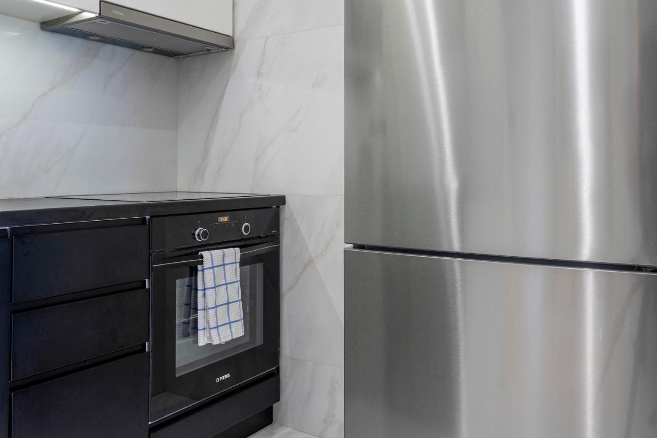 Central 2Br Apartment In The Heart Of アテネ エクステリア 写真