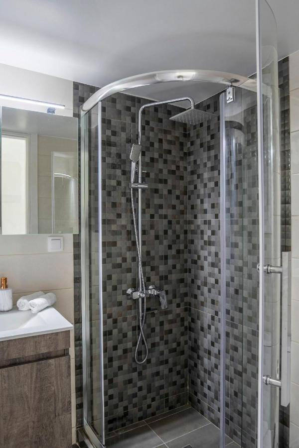 Central 2Br Apartment In The Heart Of アテネ エクステリア 写真